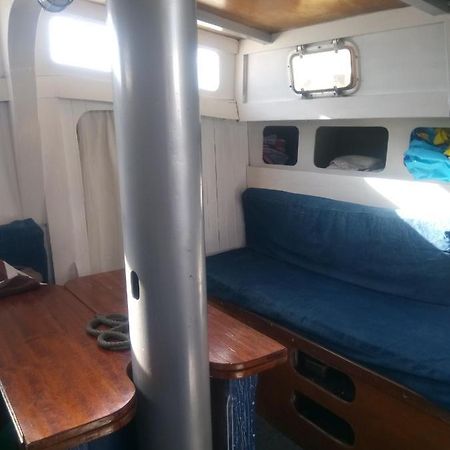 Bateau En Ville Saint-Tropez Exterior photo