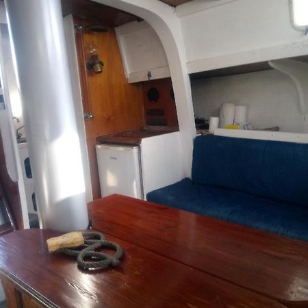 Bateau En Ville Saint-Tropez Exterior photo
